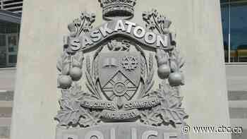 Police arrest 2 people suspected of robbing Saskatoon jewelry store with machete and hammer