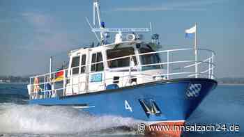 „Segelts da nicht weiter, da is a Leiche“: Toter auf Chiemsee entdeckt – wie kam Person ums Leben?