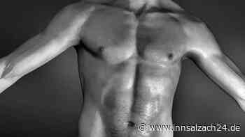 Kuriose Nachtaktion in Bayern: Mann zeigt sich nackt und beleuchtet bestes Stück mit Taschenlampe