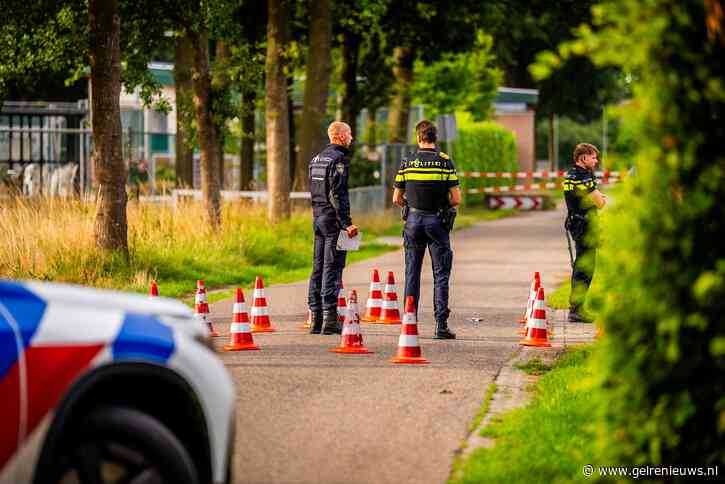 Man in trainingspak lost schoten met machinegeweer op huis