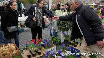 Nowruz in Tehran: Crowded markets dispte ongoing airstrikes
