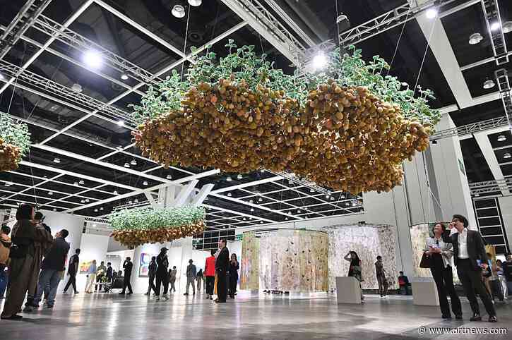 The Best Booths at Art Basel Hong Kong, From AI Magical Girls to Asia’s Unsung Masters