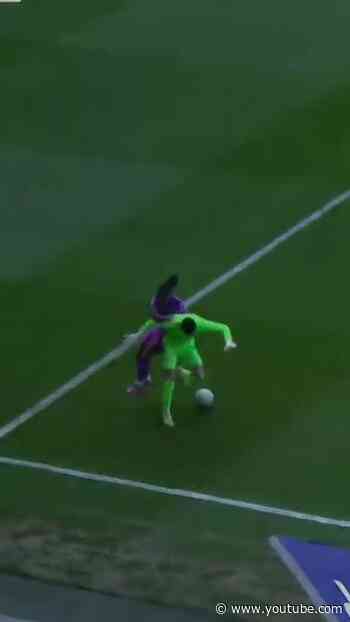 Have you ever seen a GK do this… 😆🤌 #readingfc #efl #goalkeeper #joelpereira