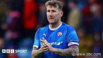Chesterfield in talks with McFadzean as 11 leave