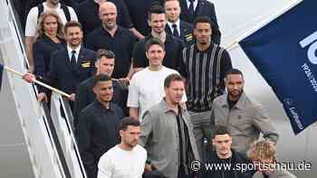 DFB und die USA - Abflug, nasse Haare, Stinkefinger