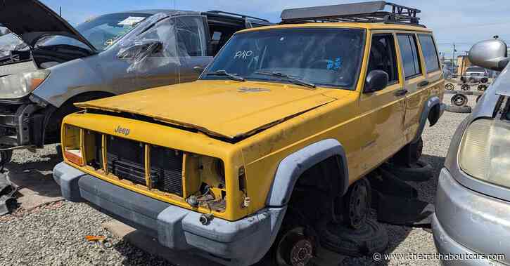 Junkyard Find: 2000 Jeep Cherokee Sport Freedom Edition