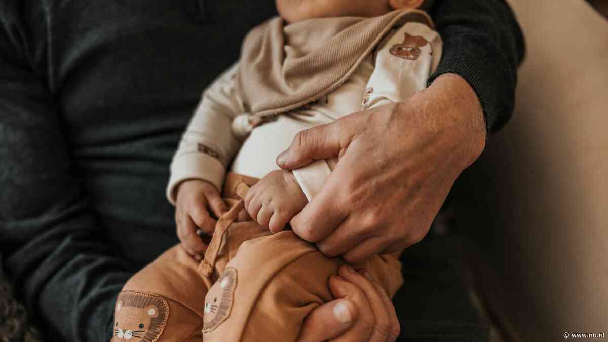 Kamer vindt dat vaders dubbele achternaam van kind niet mogen tegenhouden