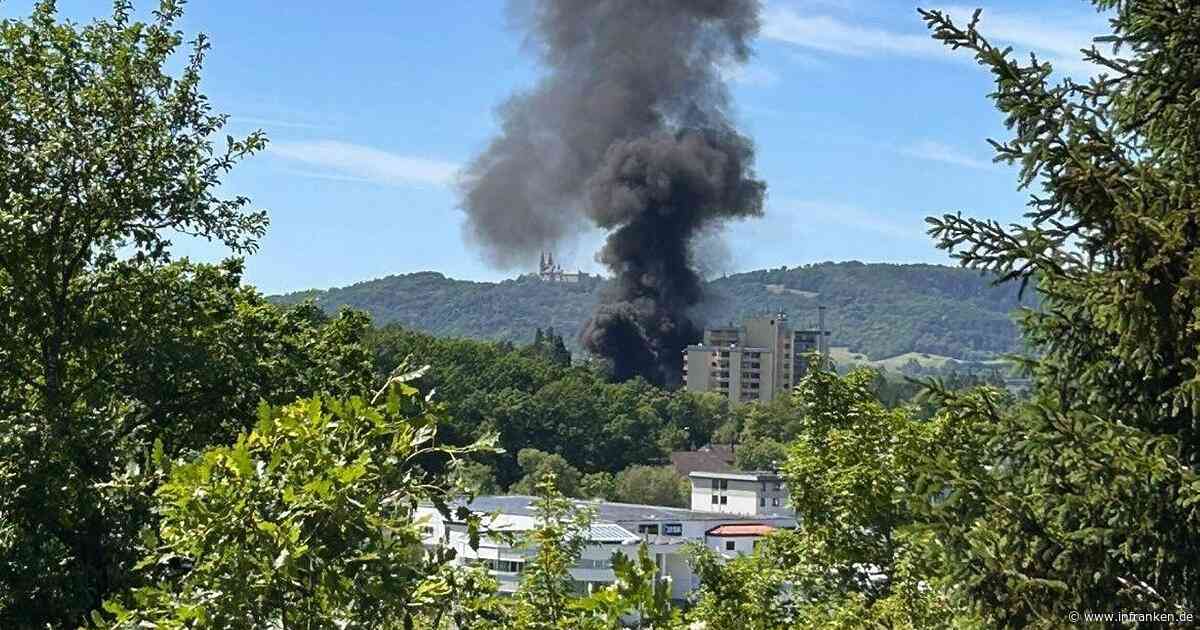 Lichtenfels: Gewaltige Rauchsäule verursacht Feuerwehreinsatz