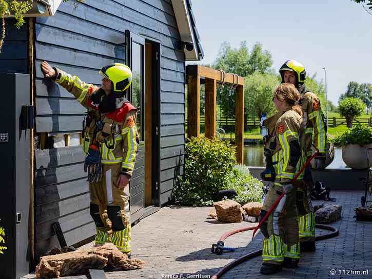Kleine brand in schuur nabij woning aan de Weijland in Nieuwerbrug