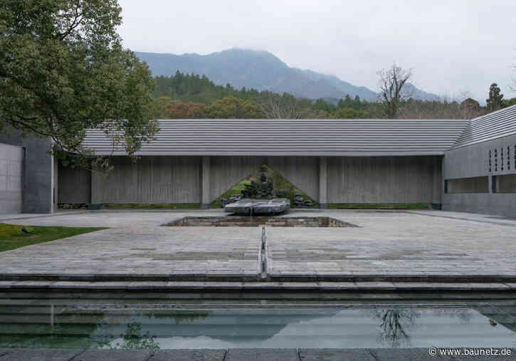 Kalligrafie und Sichtbeton - Kulturzentrum bei Jiujiang von y.ad Studio