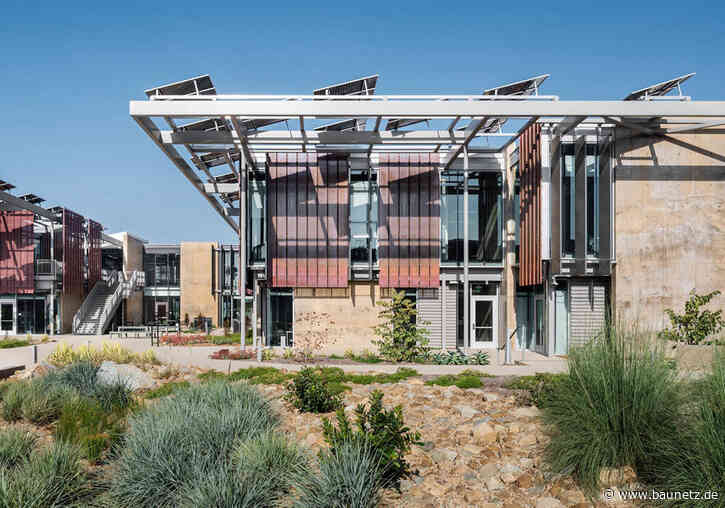 Cluster in der Gefahrenzone - Highschool in Malibu von Koning Eizenberg und NAC