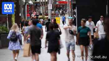 Australia's economy growing at 2.5 per cent annually as slowdown begins