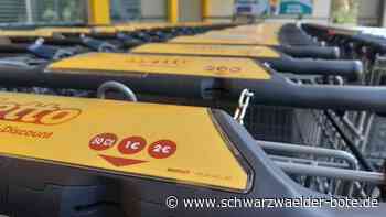 Seit halbem Jahr geschlossen: Deshalb stehen noch immer dutzende Einkaufswagen bei Calwer Netto-Filiale