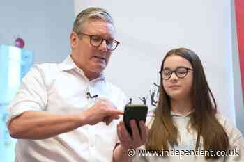 Starmer uses disappearing messages on WhatsApp, No 10 admits after Mandelson files released