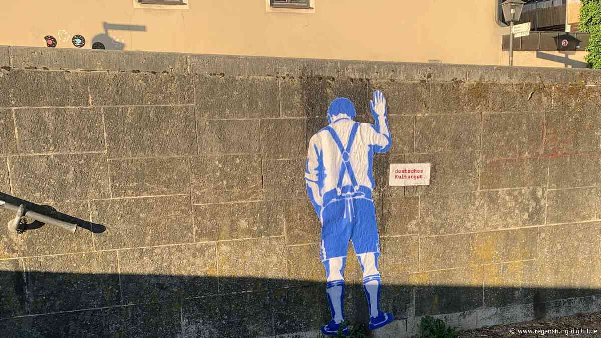 Regensburgs Altstadt ein Freiluftpissoir? „Dulttradition“ wurde ein Denkmal gesetzt