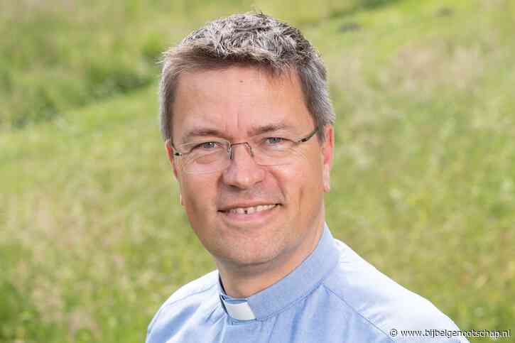 Schoolpastor Otto helpt kinderen ontdekken dat het leuk is Bijbelverhalen te lezen