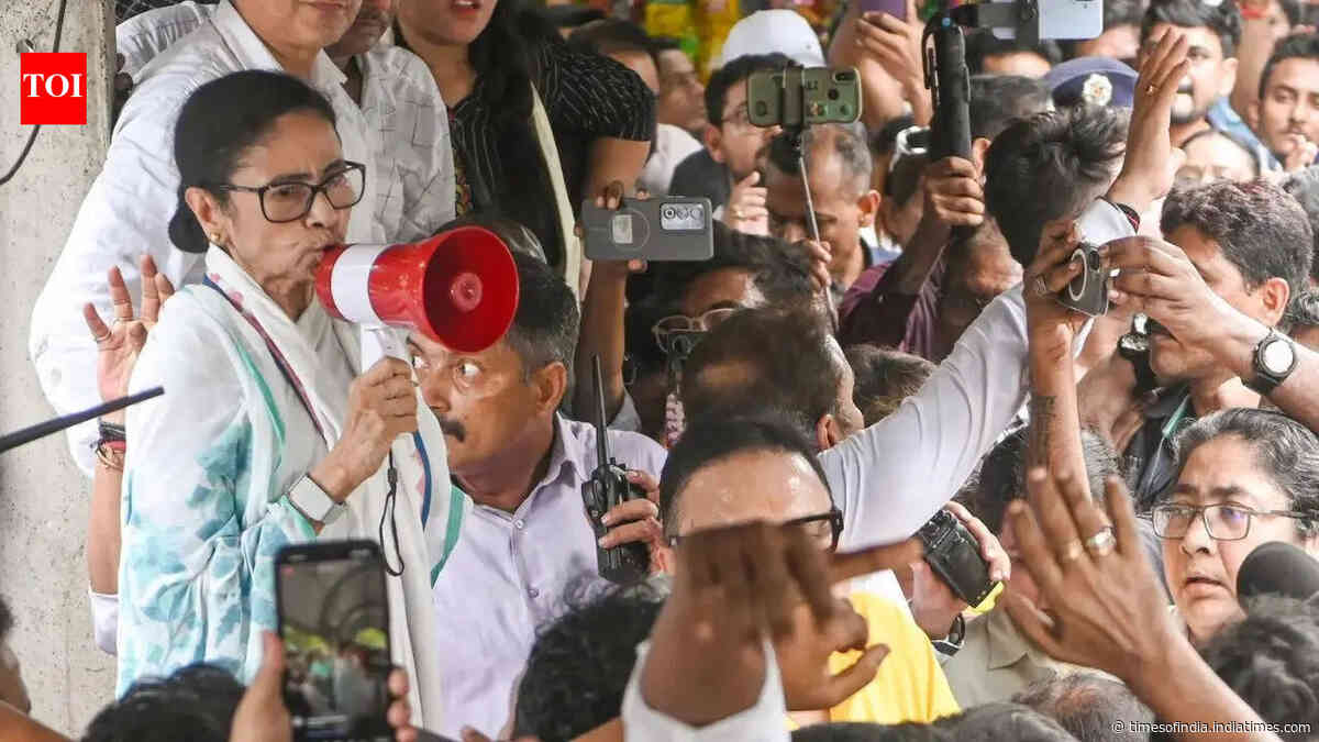 ‘Will remove BJP from Centre if I live’: Mamata Banerjee at her 1st rally since poll defeat