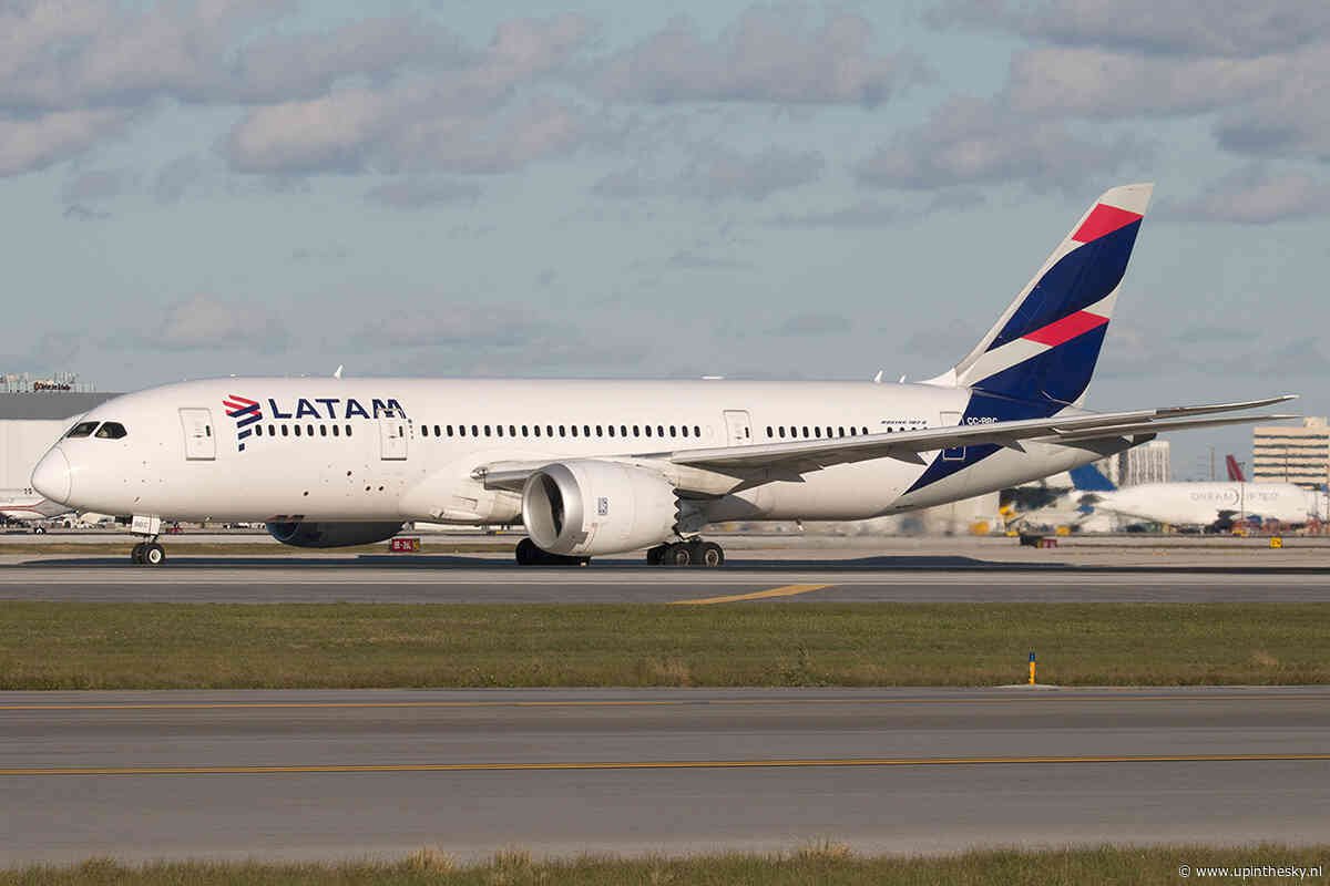Oeps: Boeing 787 verliest deur op onhandige plek