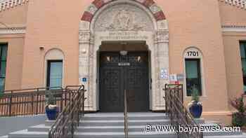 Southside St. Pete school celebrates 100 years