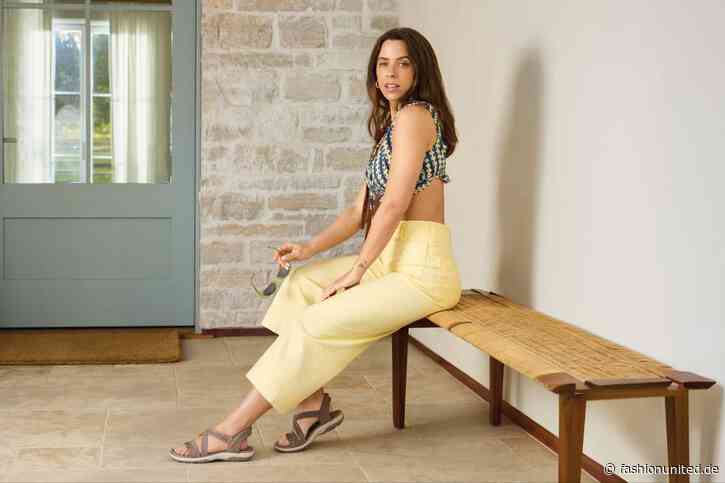 Luftig, bequem und handsfree: Die neuen Skechers Reggae Slim Sandalen