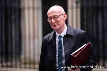 Labour split as minister criticises party’s attempts to reform welfare