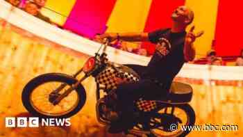 Wall of Death rider still chasing thrill after 50 years