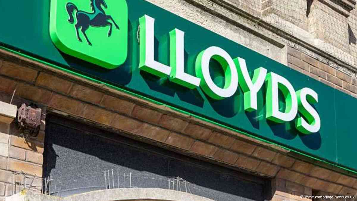 Lloyds Bank and Halifax app outage hits thousands of customers across the UK