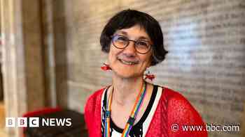 City council with no majority elects Labour leader