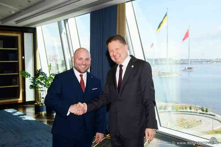 AfD-Politiker bei Putin-Treffen – Kritik in Berlin