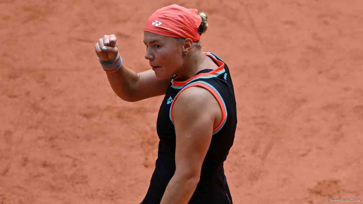 Shnaider stuns No. 1 Sabalenka at French Open