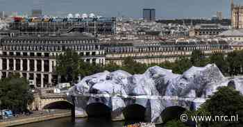 Een berglandschap boven de Seine in Parijs: bij kunstenaar JR zie je nooit wat je ziet