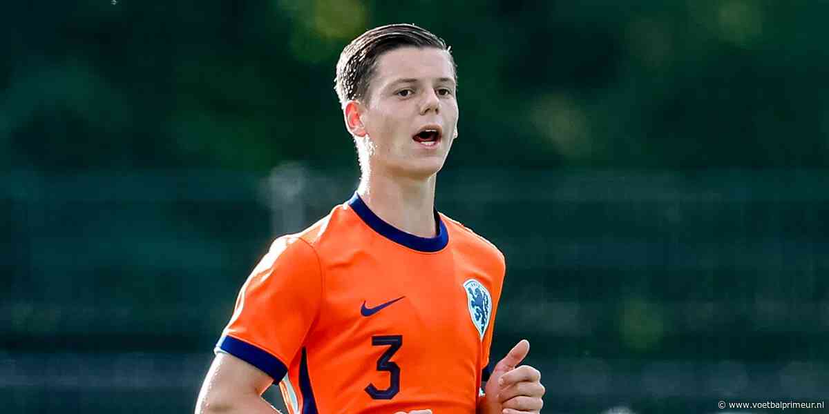 PSV ziet toekomst in verdediger met 'goede traptechniek' en deelt contract uit