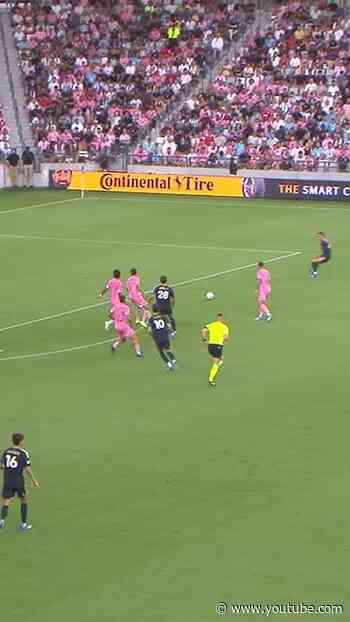 Bruno Damiani taps it in for #doop 🐍