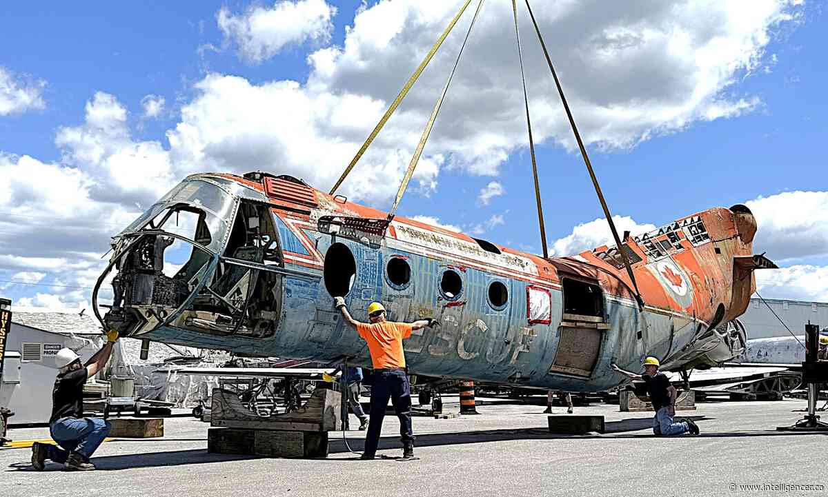 ‘Flying Banana’ arrives at National Air Force Museum of Canada at 8 Wing