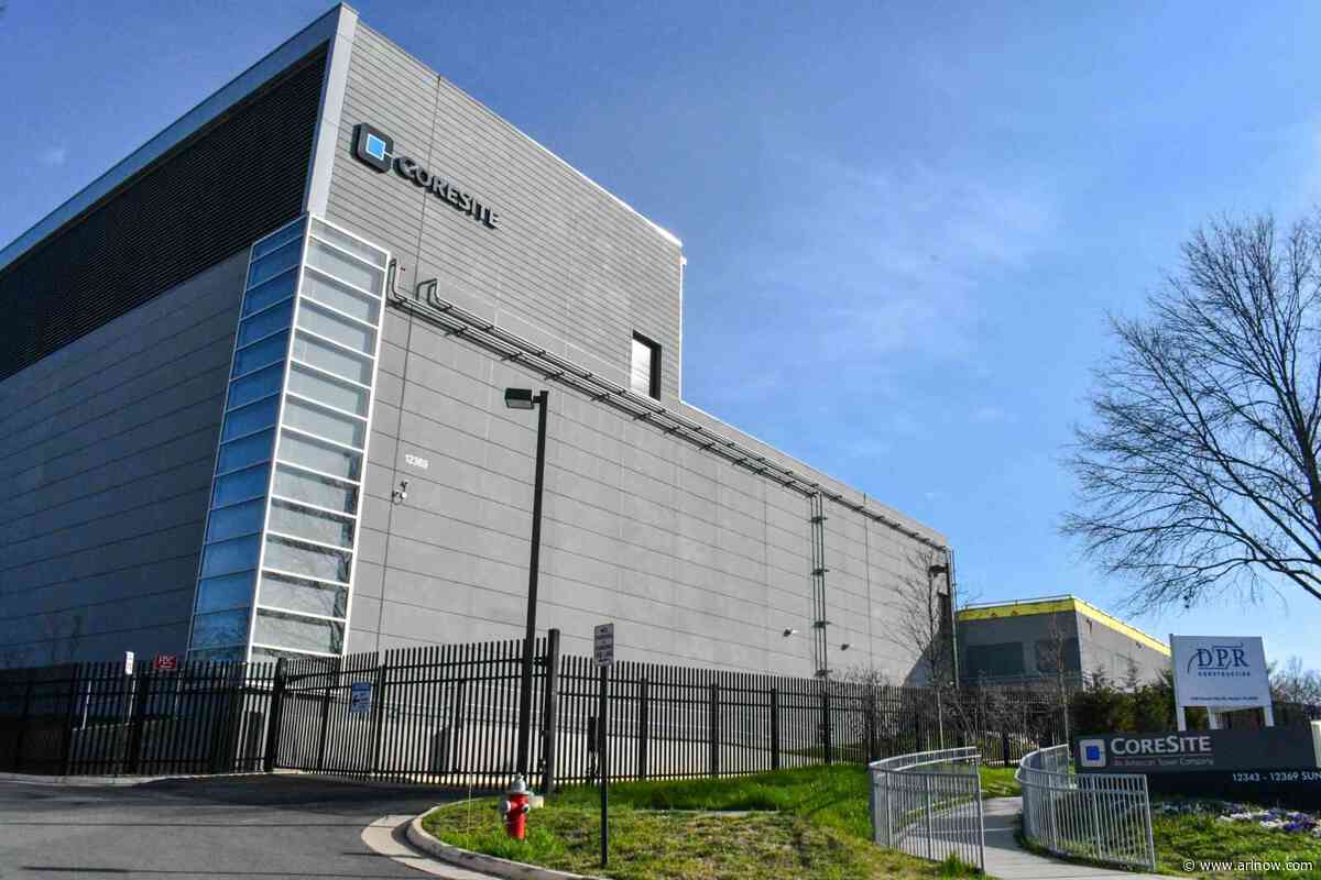 Sen. Warner backs bill to curb data centers’ impacts on electricity prices