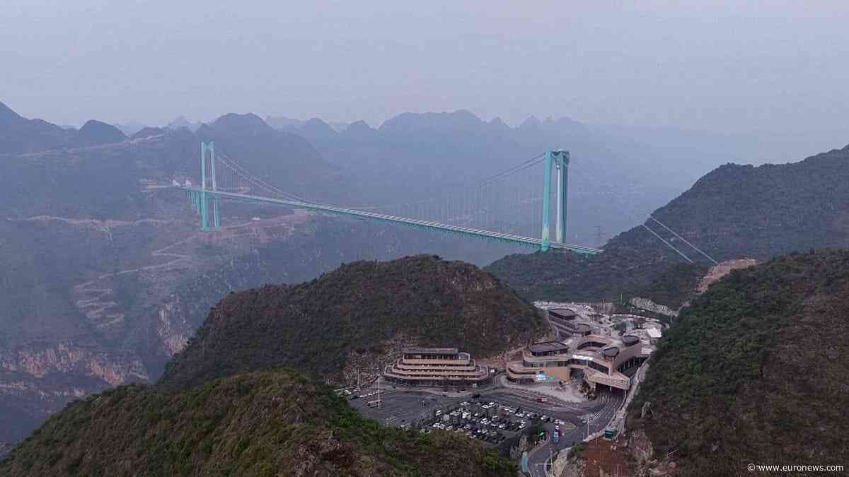 China's highest bridge attracts millions of visitors
