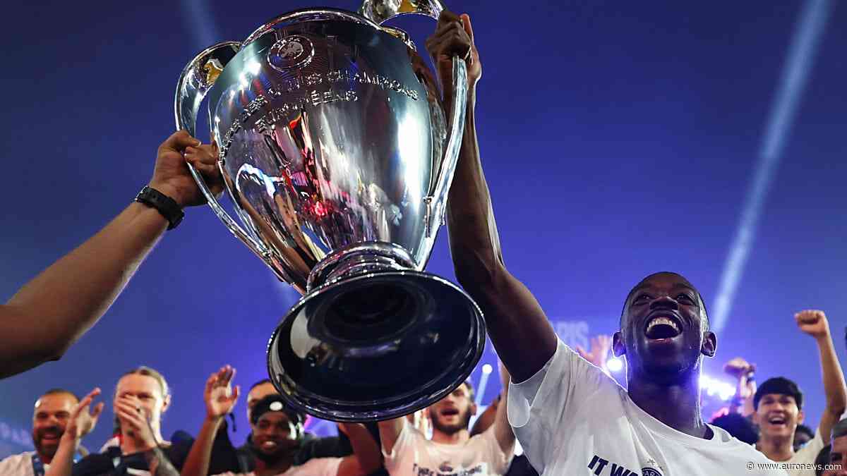 PSG celebrate with Macron at Elysee Palace