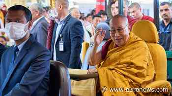 Dalai Lama attends swearing‑in of Tibetan government‑in‑exile in India