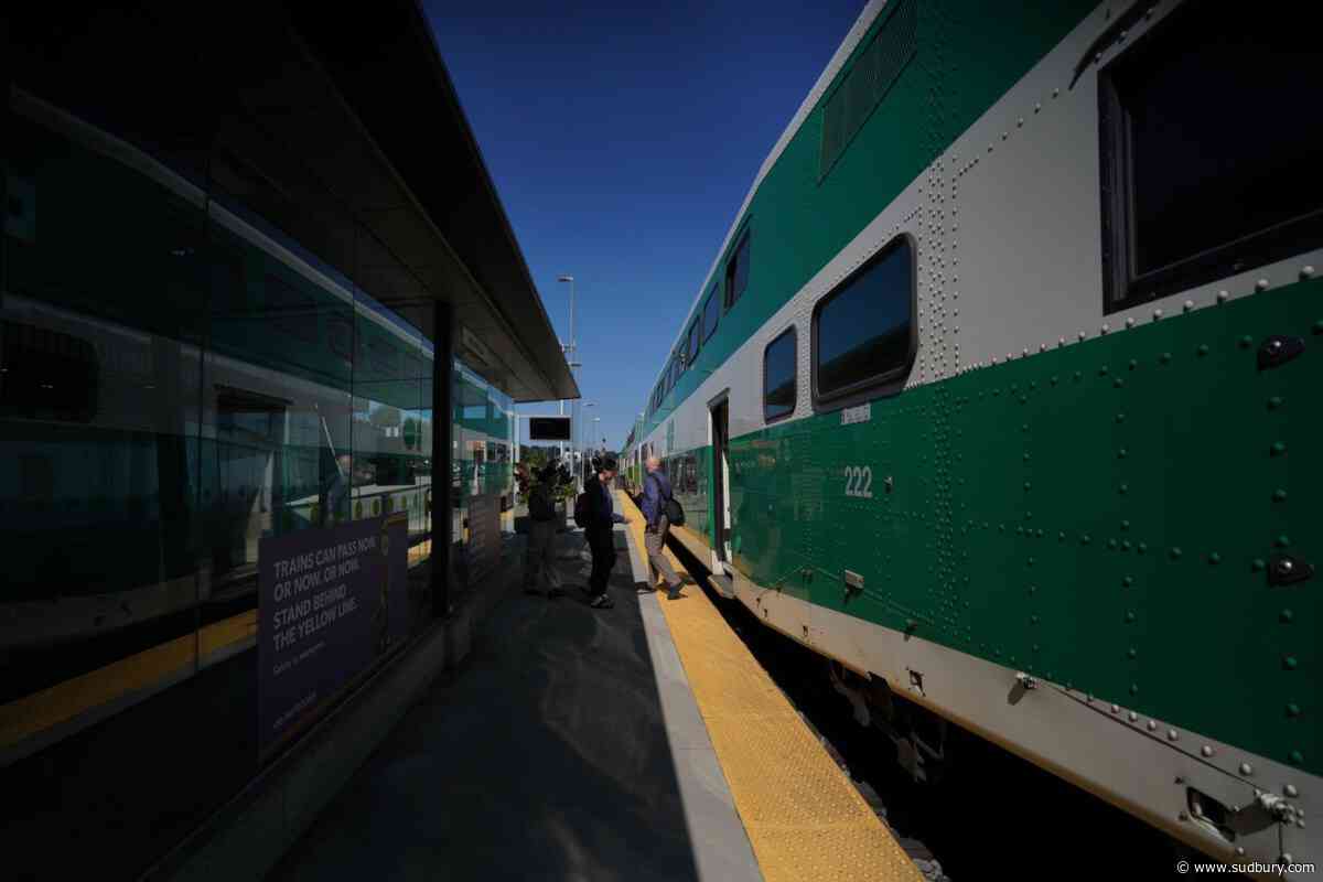 Missed signal led to near-collision of GO trains in Burlington, Ont.: TSB report