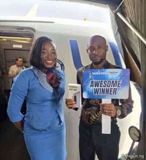United Nigeria Airlines surprises passengers with latest Samsung phones