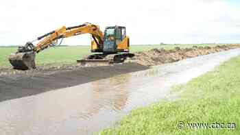 Rural municipalities, still digging out after May dust storm, seeking provincial funds