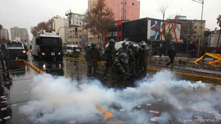 Delegación Metropolitana reportó 35 detenidos tras marcha estudiantil en Santiago