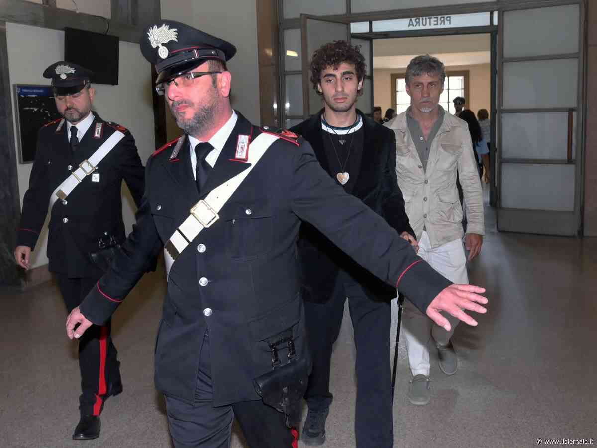 "Lui stava per morire e quel branco rideva"