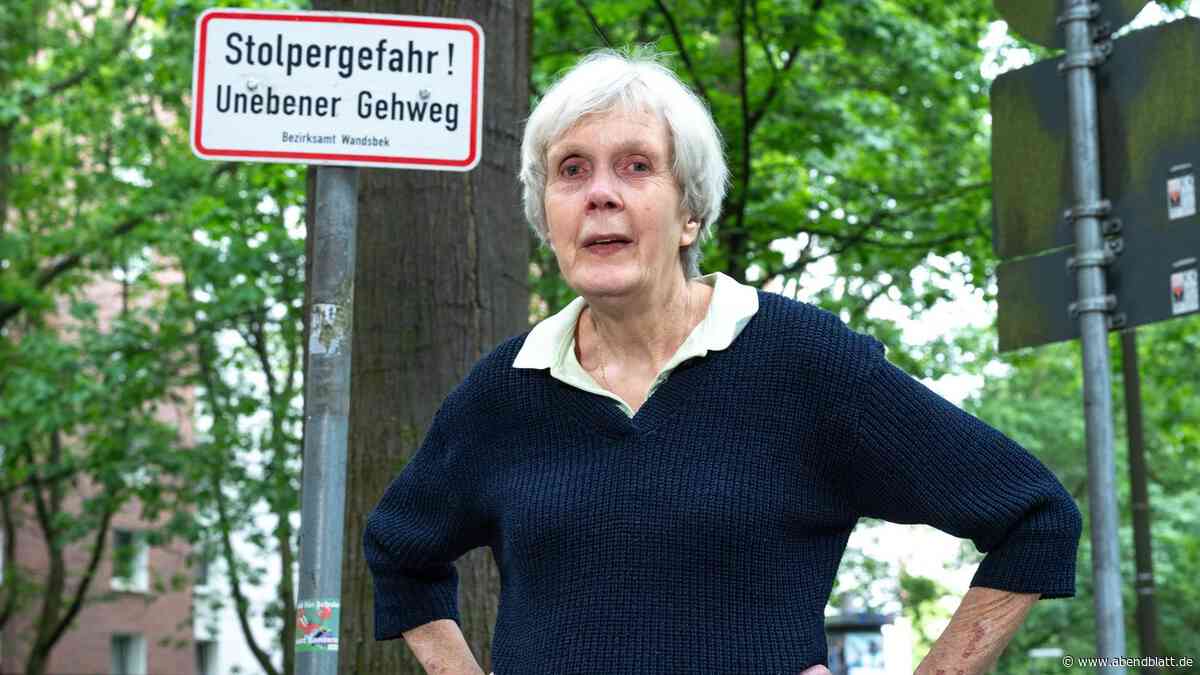 Seniorin stürzt über Gehwegplatte – und nennt Reaktion des Bezirks „Frechheit“