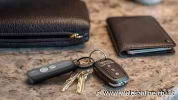 Keyring tracker compatible with iPhones and iPads drastically slashed to £1.80