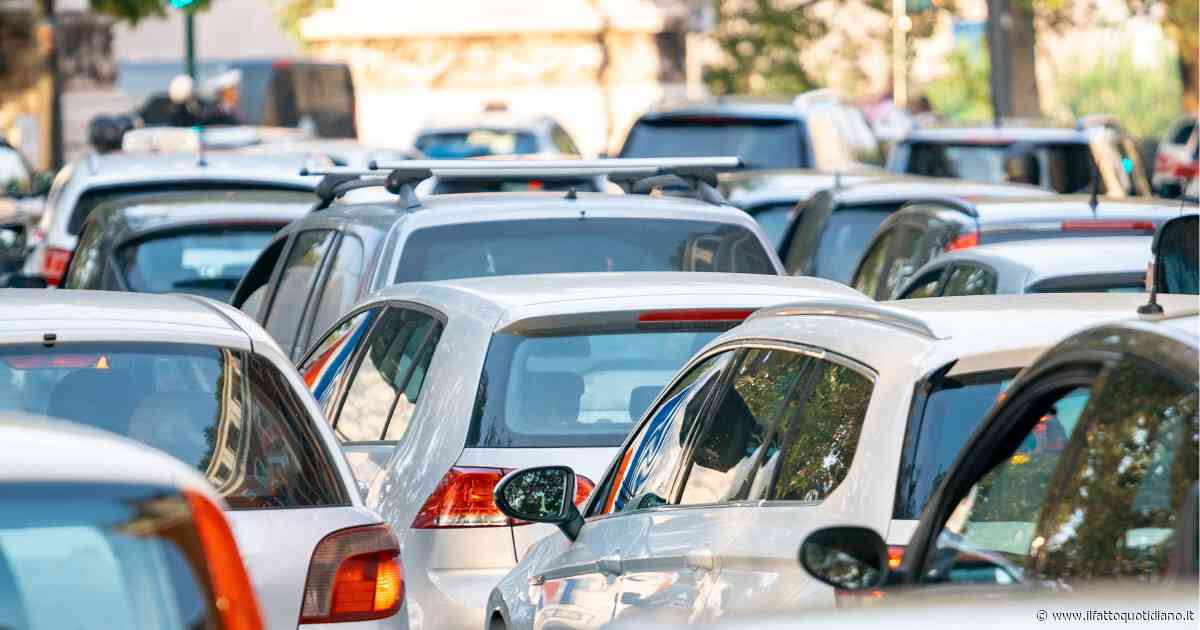 Auto più pulite, ma il ricambio resta lento. Servirebbero oltre 15 anni per svecchiare il parco circolante