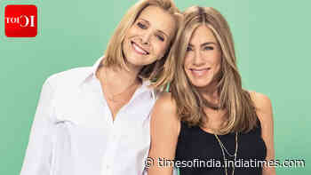 Lisa Kudrow watches 'Friends': Hails Jennifer and Brad episode