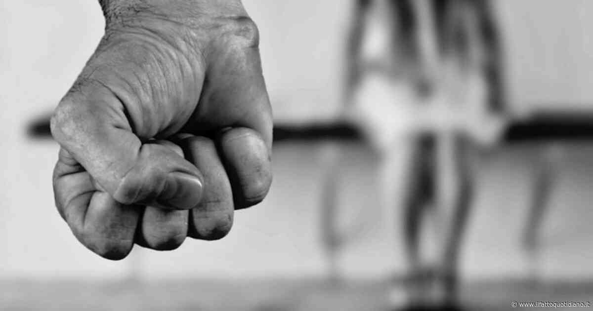 Sequestra la moglie e le taglia capelli e sopracciglia: uomo arrestato ad Alghero