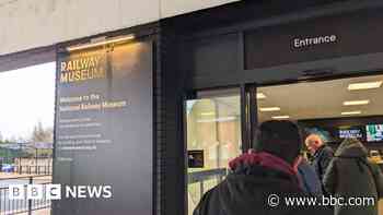 Museum plans signs to stop visitors getting lost