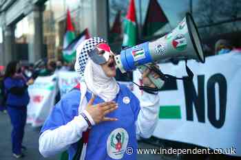 NHS staff should not wear pro-Palestine badges on uniforms, review recommends